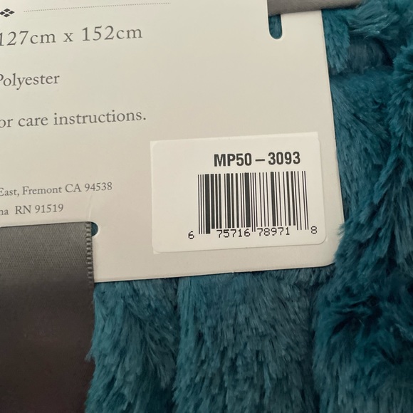 Throw - Picture 2 of 7